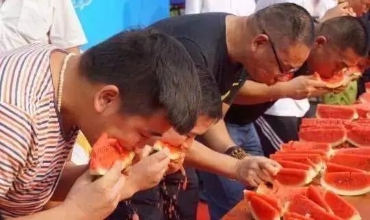 国潮吃瓜群众,吃瓜群众眼中的时尚盛宴